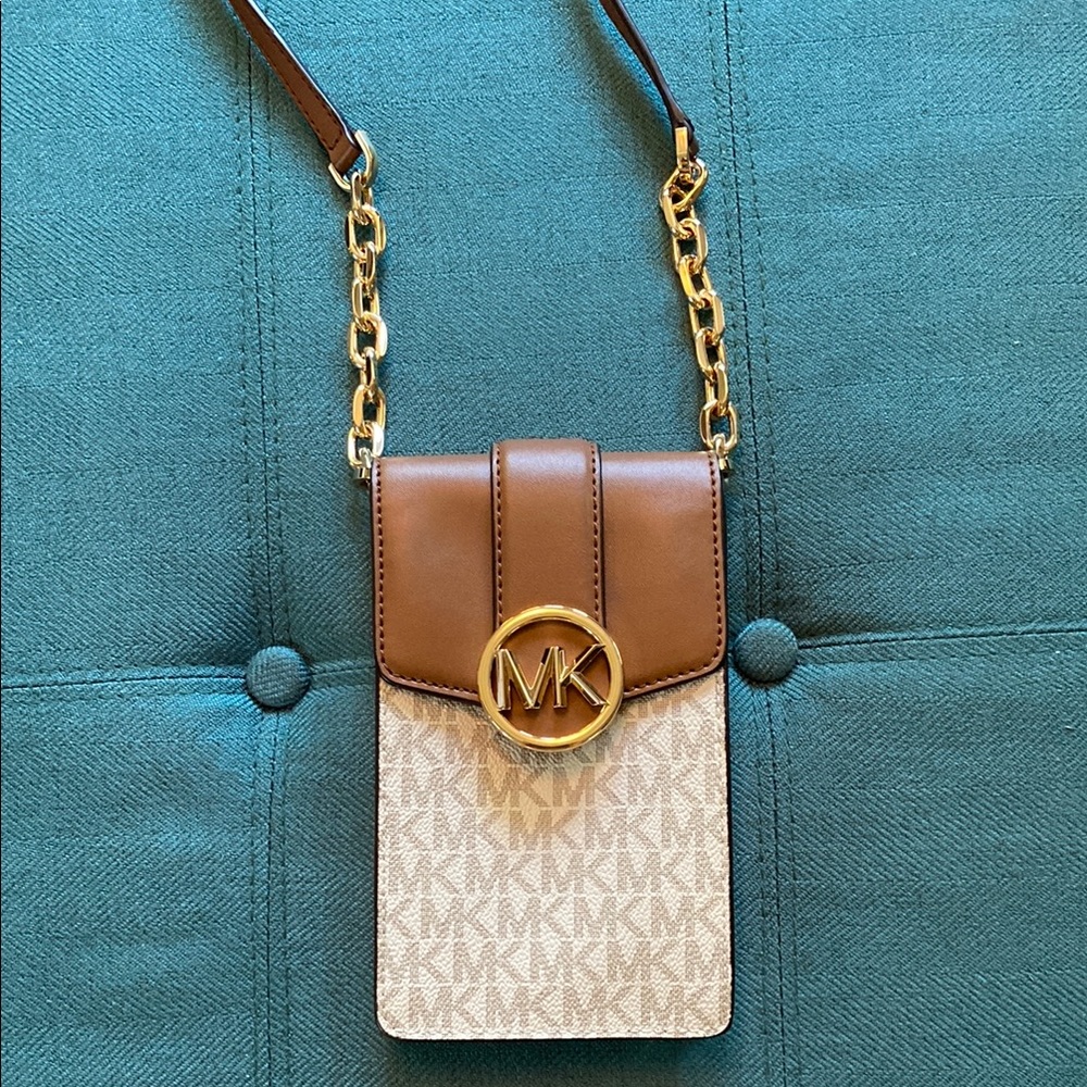 Michael Kors Carmen Small logo crossbody Smartphone bag